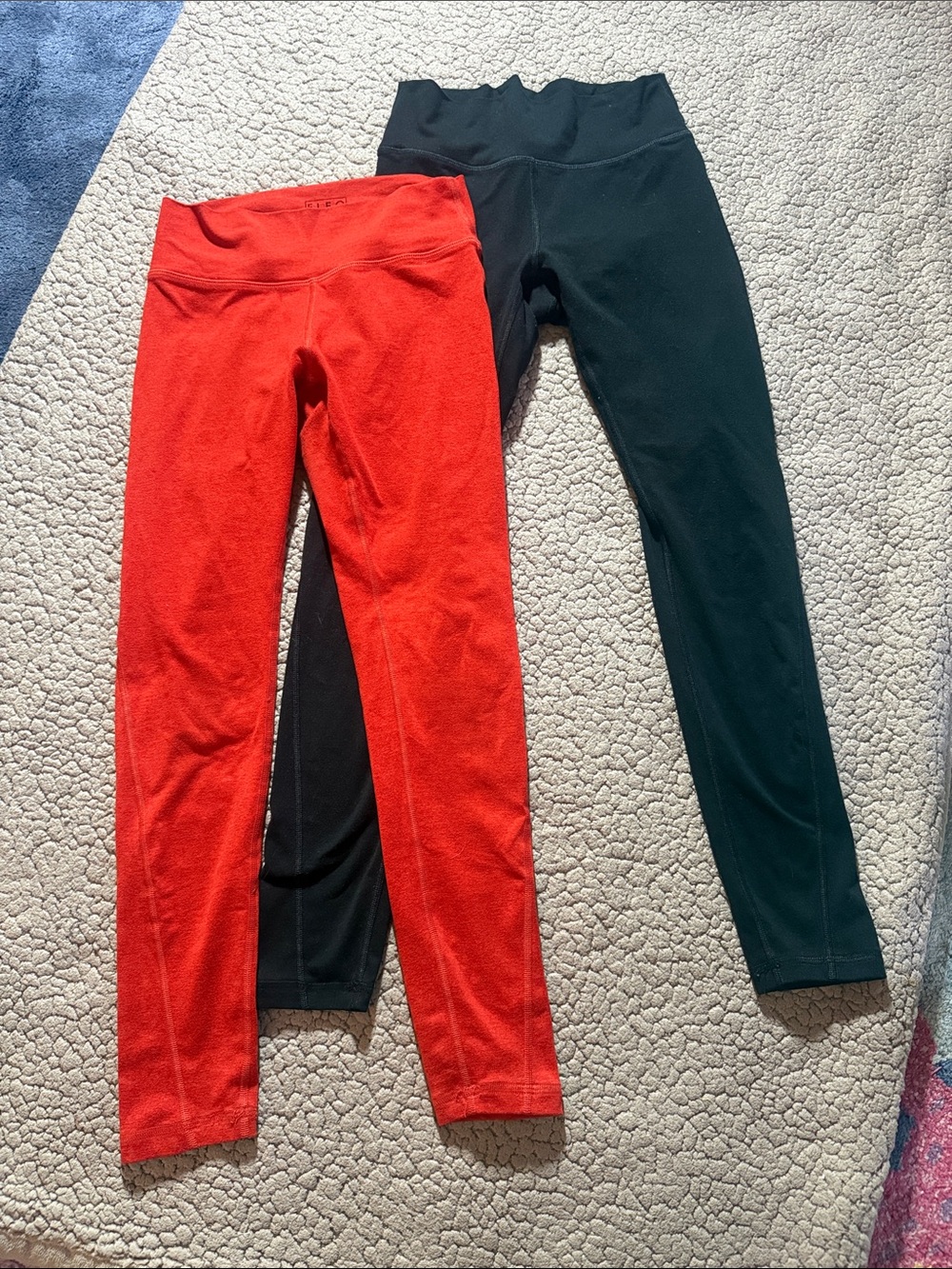 Fleo Leggings in Red & Black